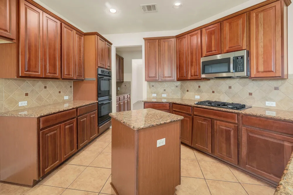 11904 Quassia Drive Austin, TX 78739