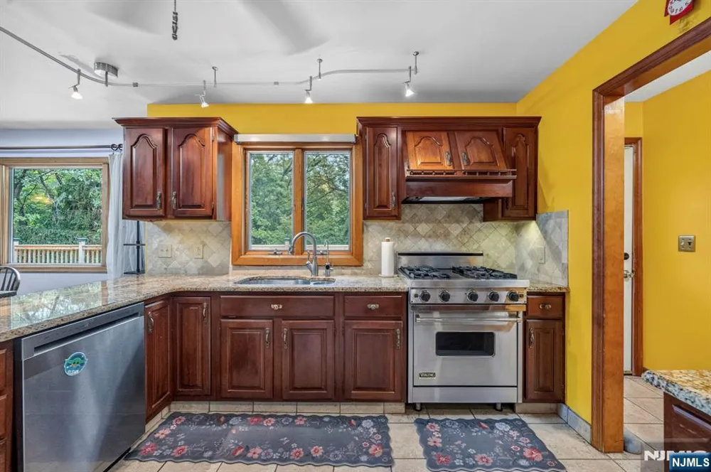 5110 Berkshire Valley Road Jefferson Township, NJ 07438