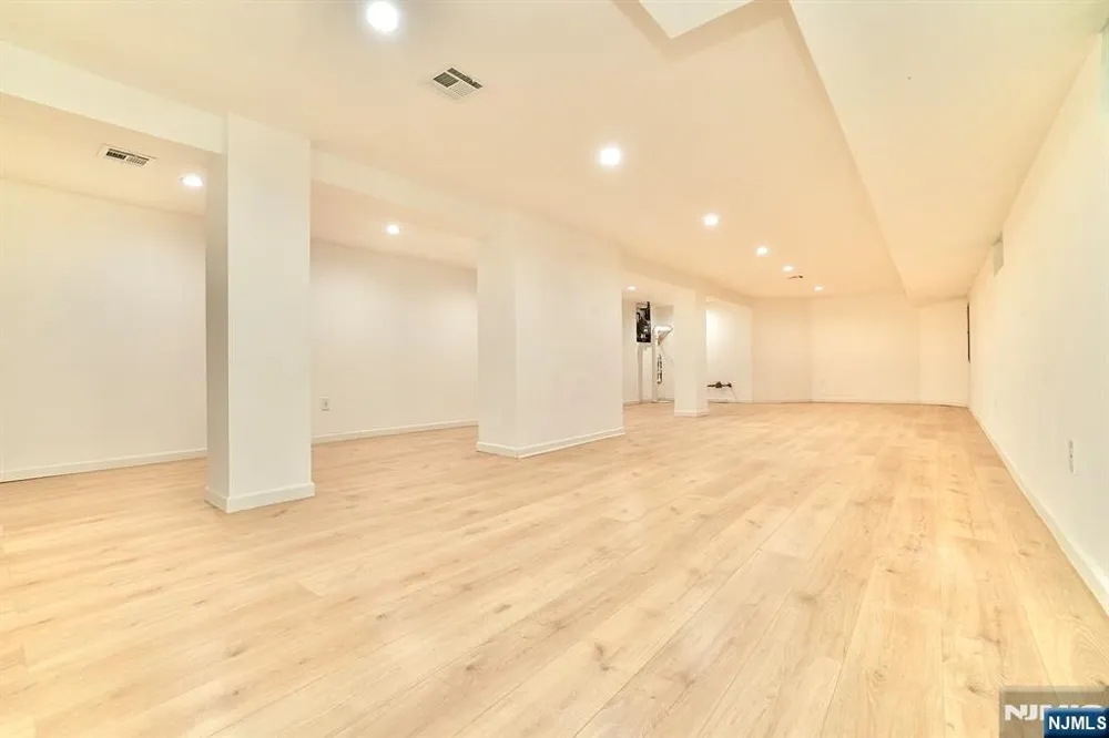 678 Highland Avenue Newark, NJ 07104