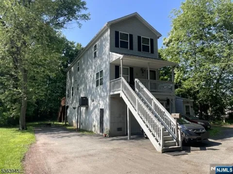 42 Riverlawn Drive