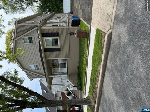 57 Oak Street