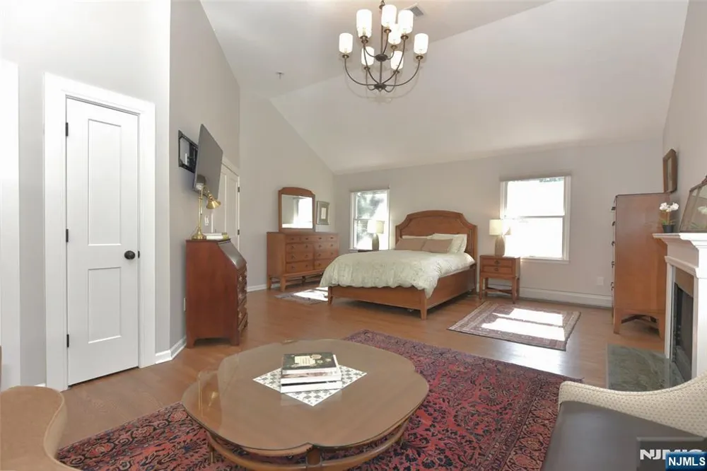 540 Burlington Street Paramus, NJ 07652