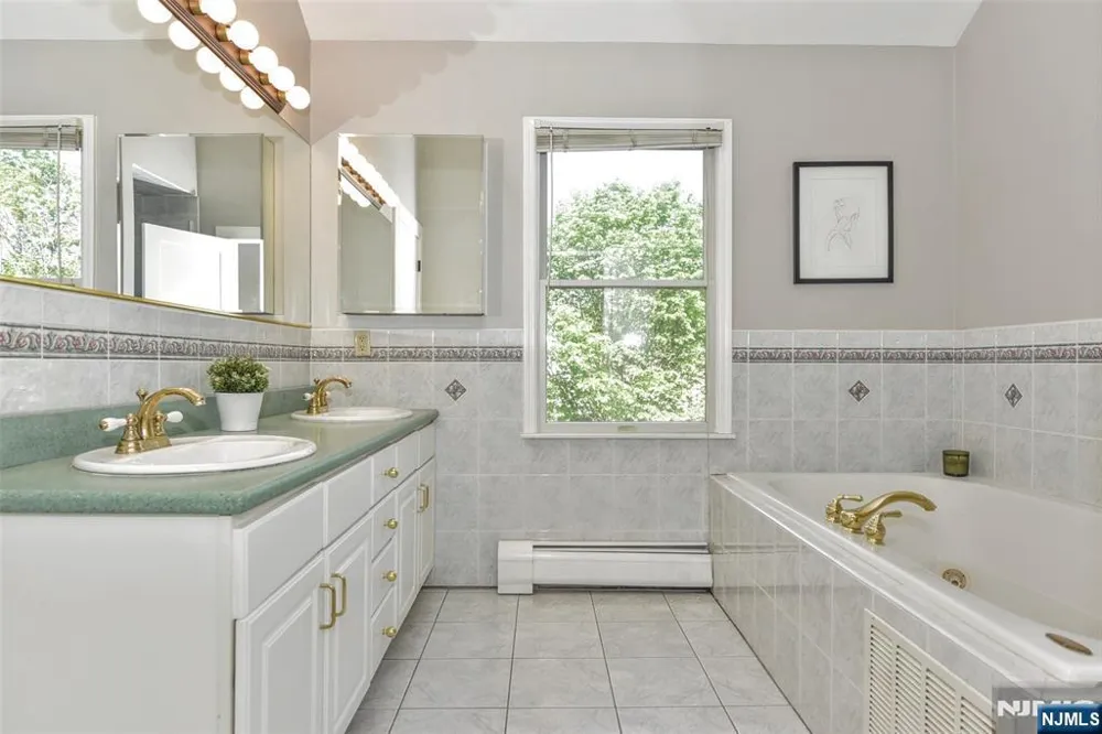 540 Burlington Street Paramus, NJ 07652