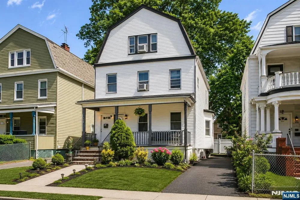 268 Halsted Street East Orange, NJ 07018