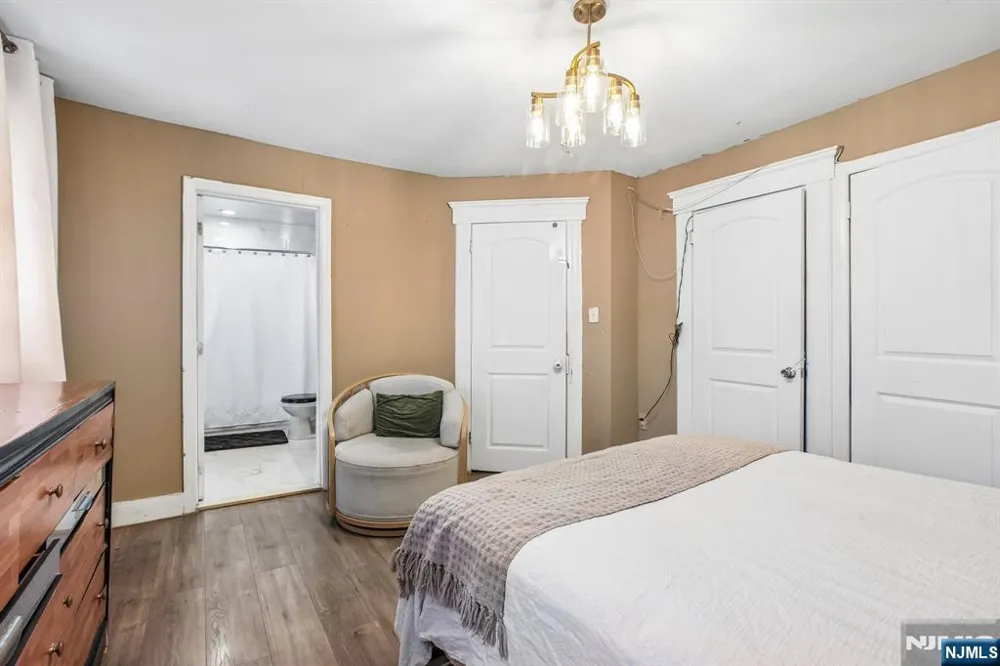 268 Halsted Street East Orange, NJ 07018