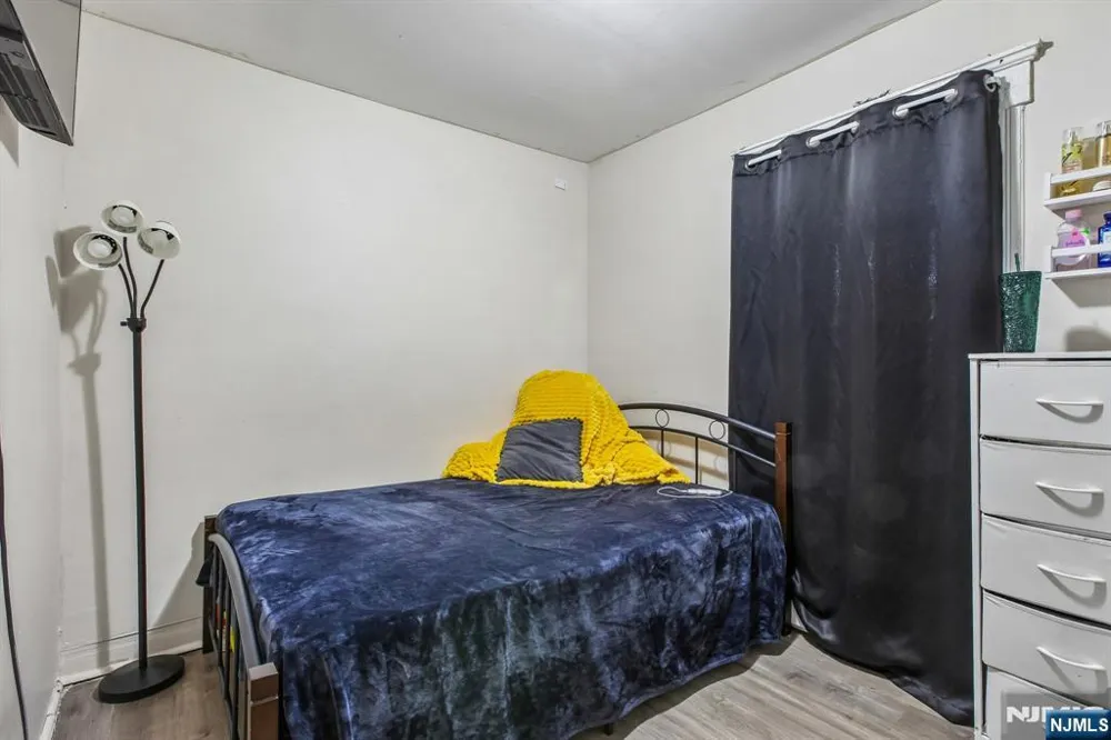 268 Halsted Street East Orange, NJ 07018