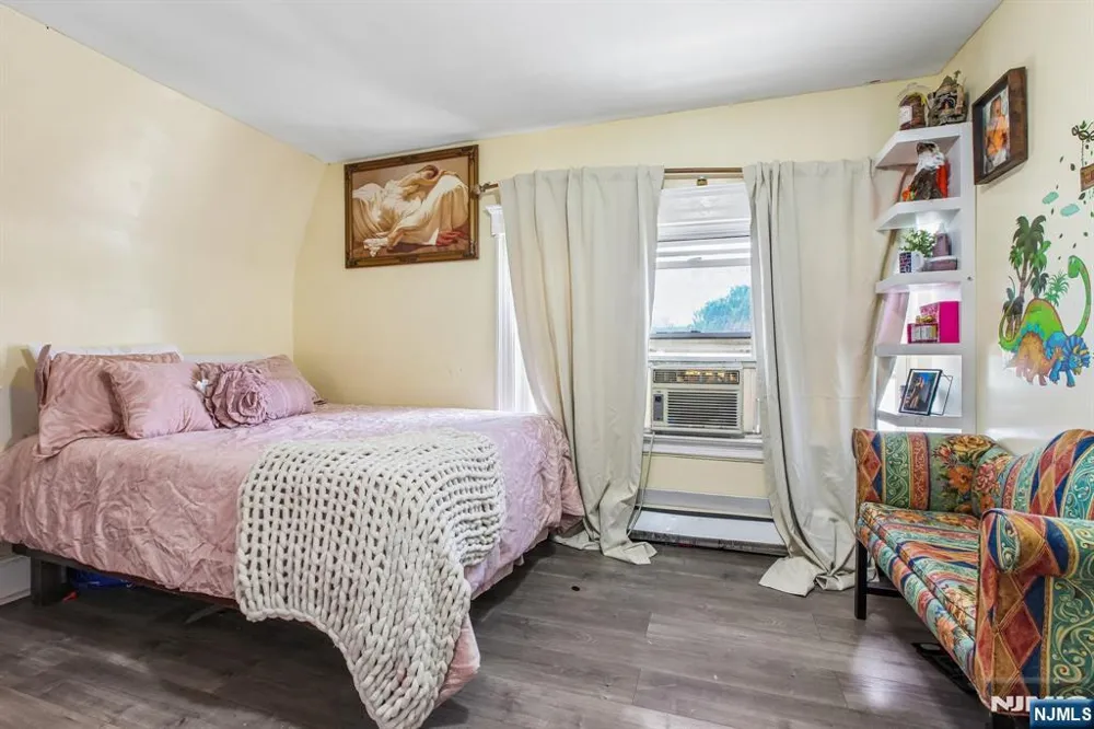 268 Halsted Street East Orange, NJ 07018