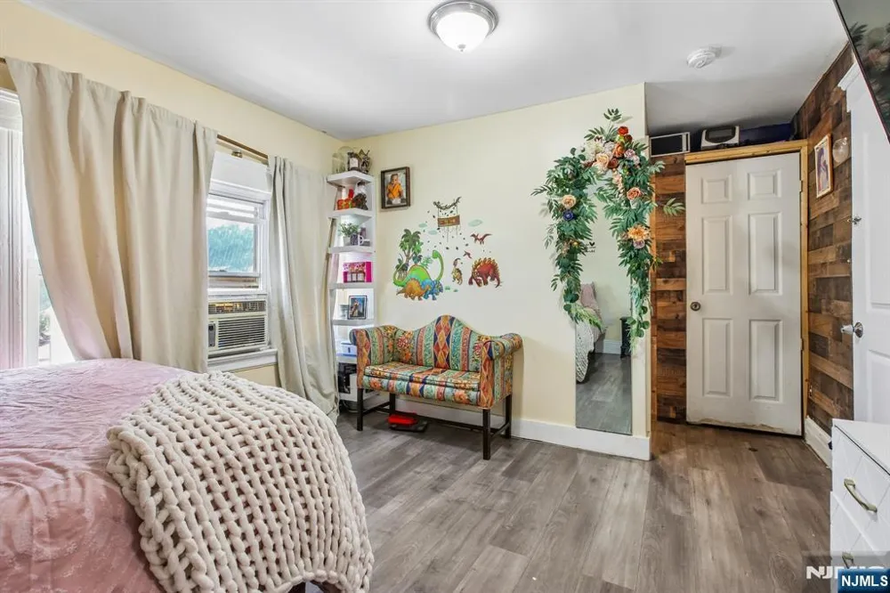 268 Halsted Street East Orange, NJ 07018