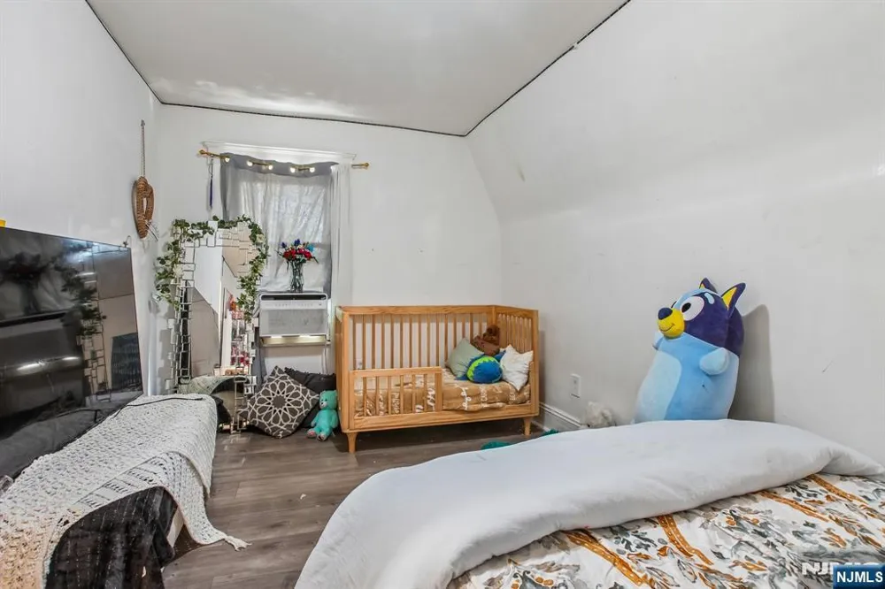 268 Halsted Street East Orange, NJ 07018