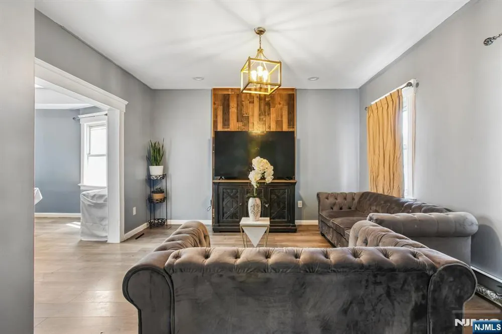 268 Halsted Street East Orange, NJ 07018
