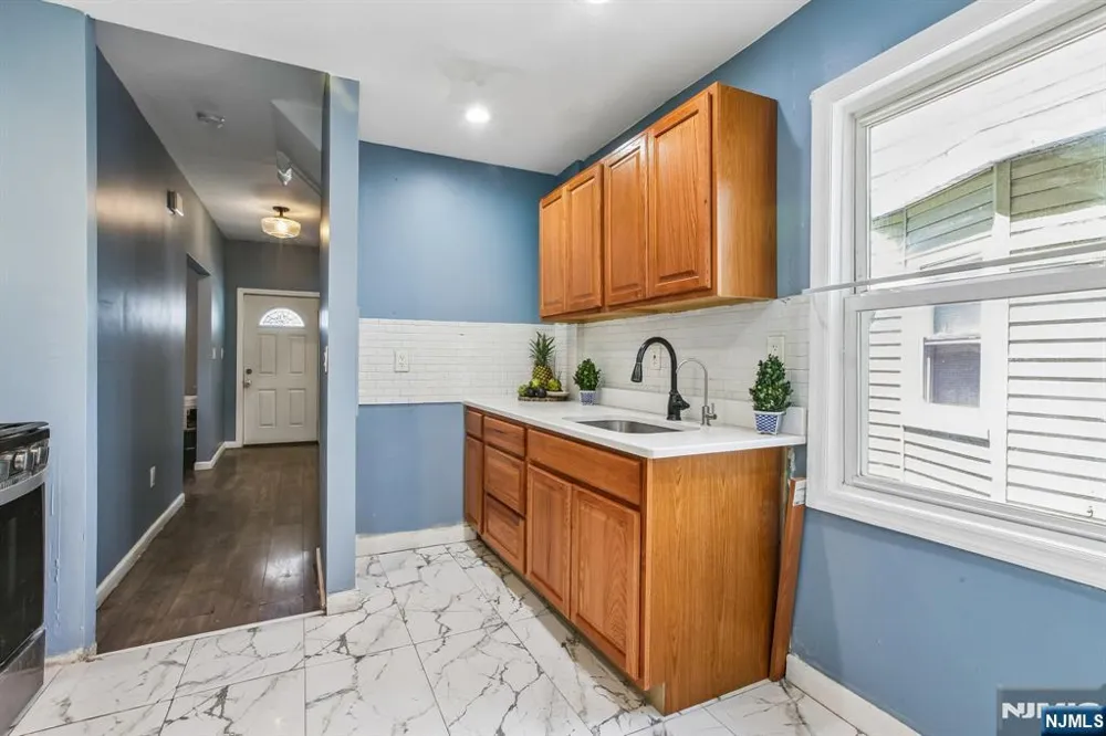 268 Halsted Street East Orange, NJ 07018