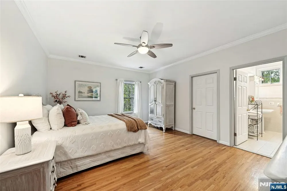 16 Lenape Trail Montclair, NJ 07043