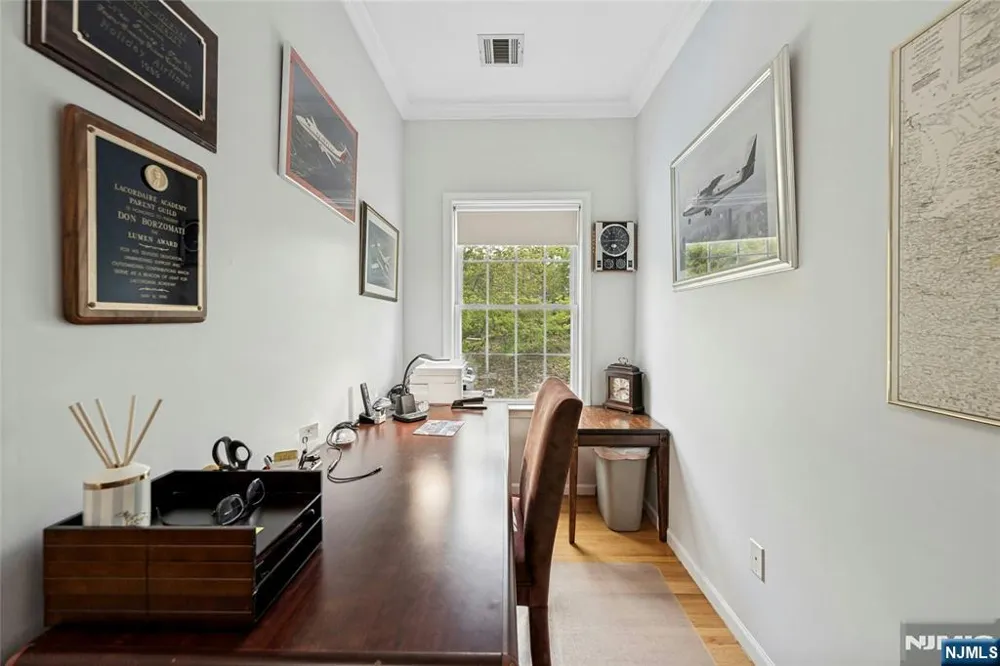 16 Lenape Trail Montclair, NJ 07043