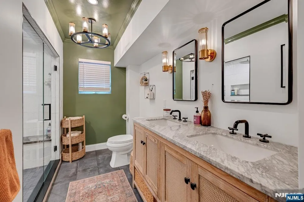 16 Lenape Trail Montclair, NJ 07043