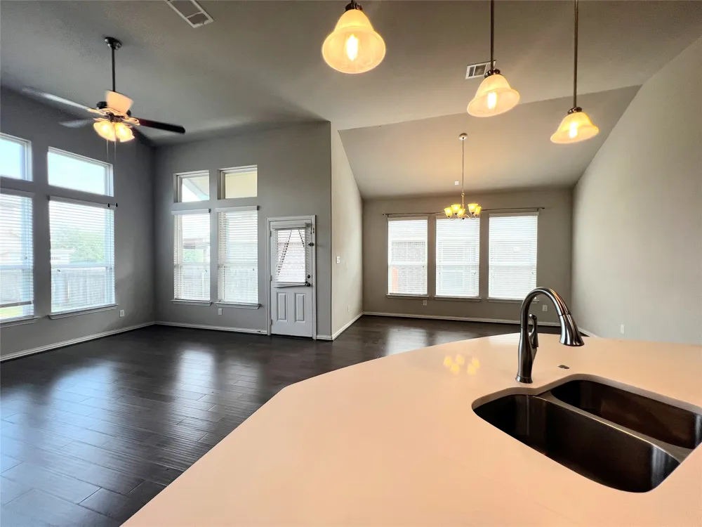 613 Palmilla Street Leander, TX 78641
