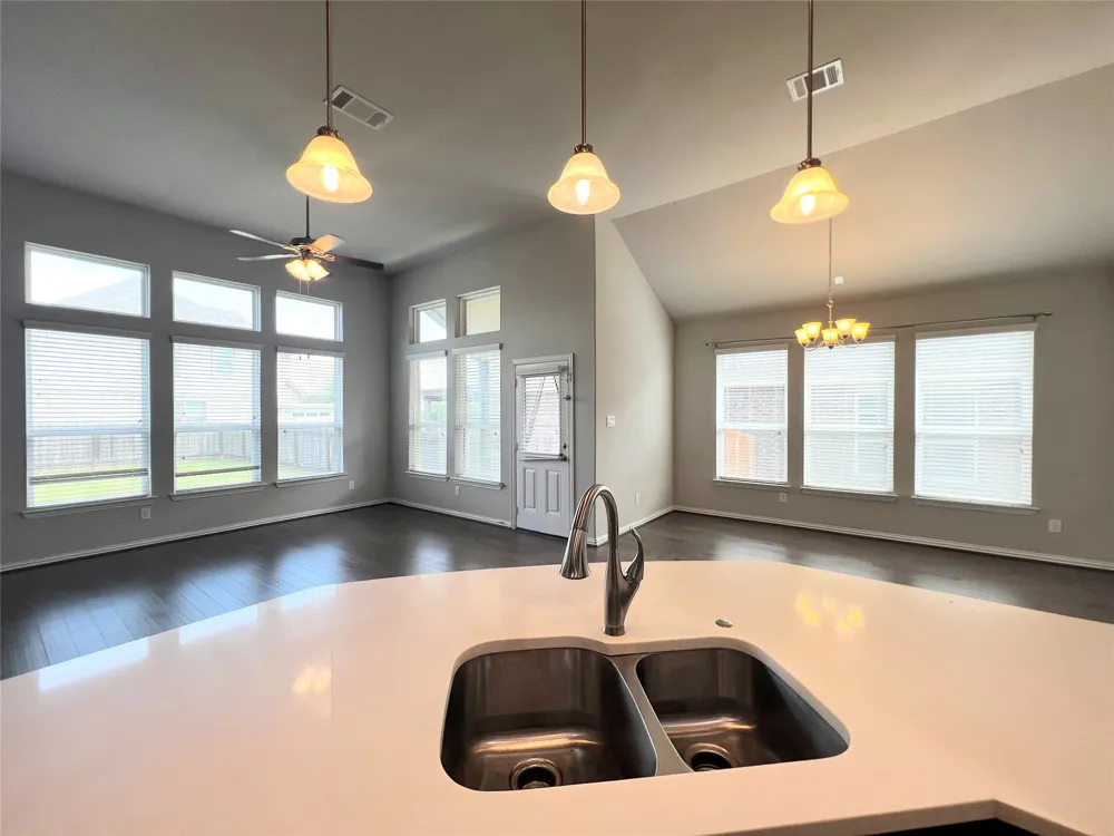613 Palmilla Street Leander, TX 78641