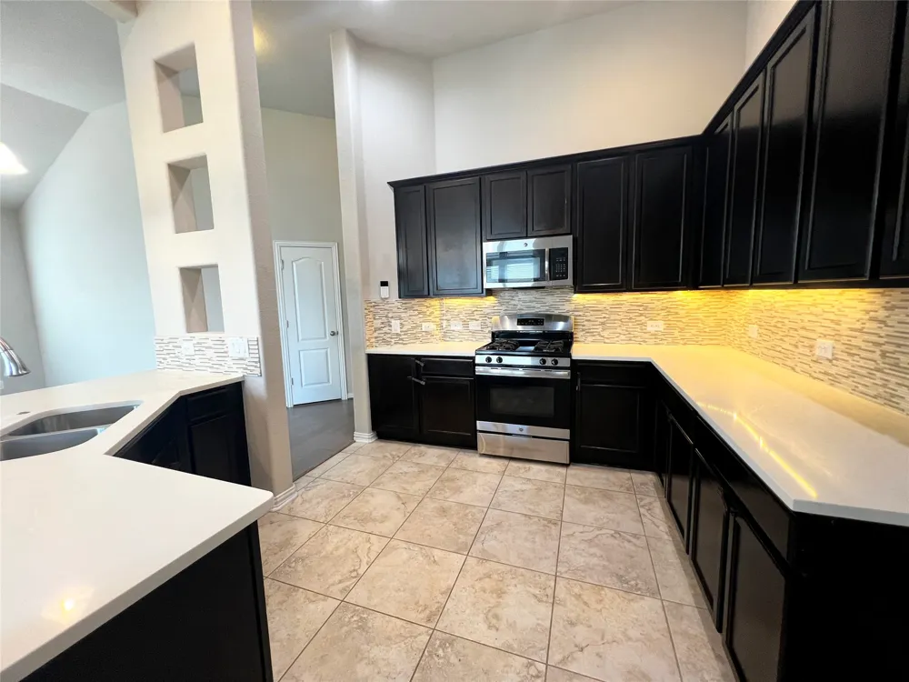 613 Palmilla Street Leander, TX 78641