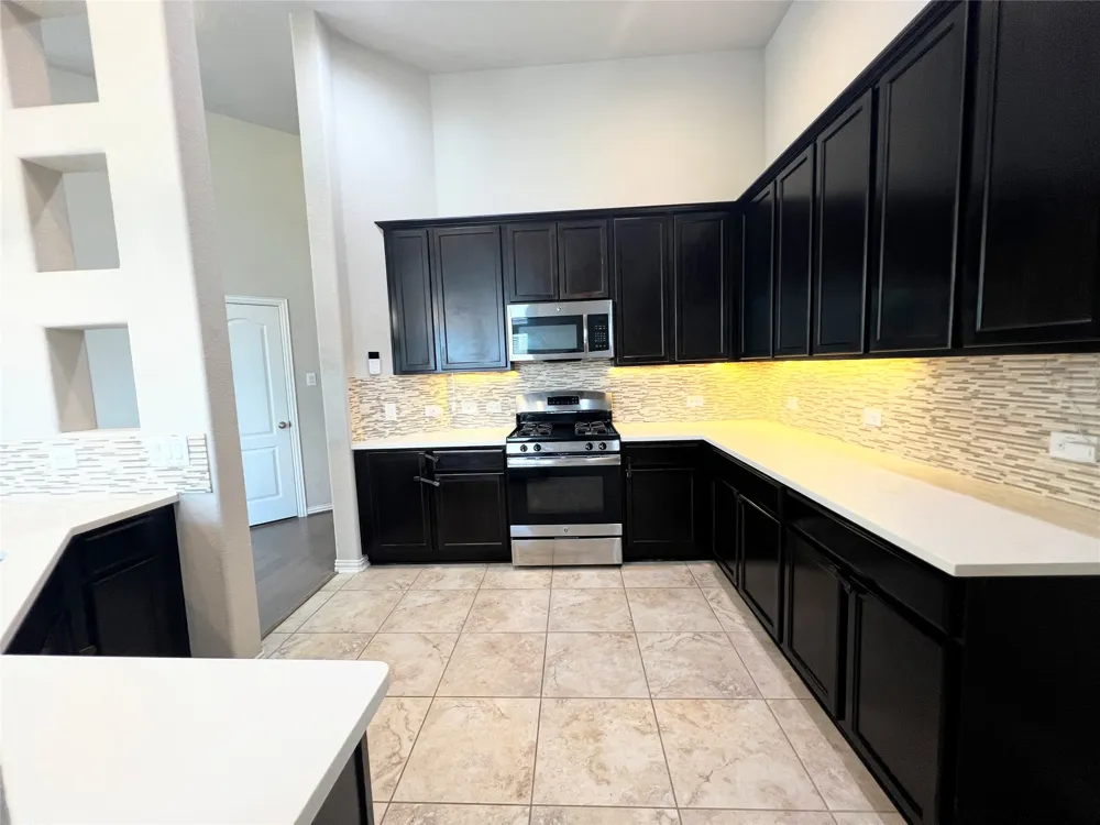 613 Palmilla Street Leander, TX 78641