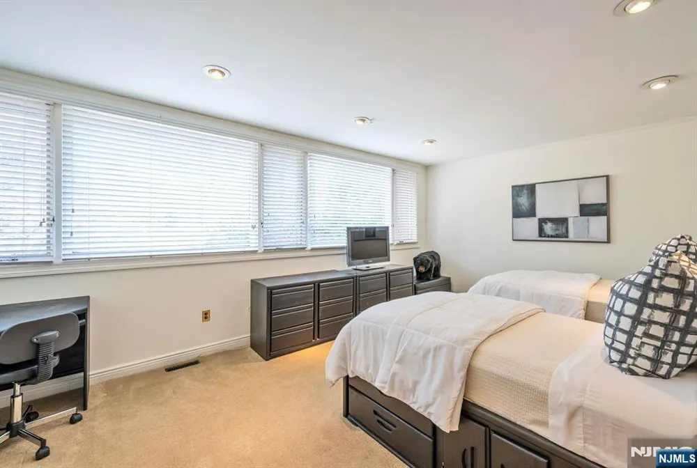84 Bogerts Mill Road Harrington Park, NJ 07640