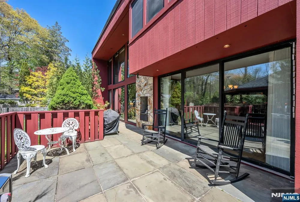 84 Bogerts Mill Road Harrington Park, NJ 07640