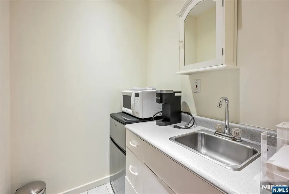 84 Bogerts Mill Road Harrington Park, NJ 07640