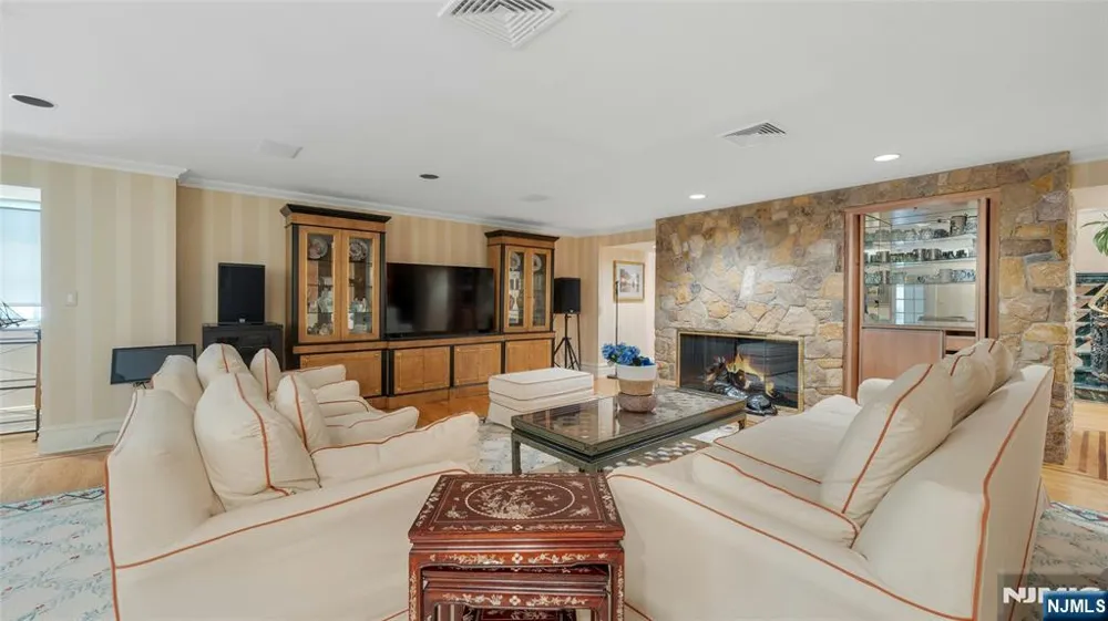 116 E Saddle River Road Saddle River, NJ 07458