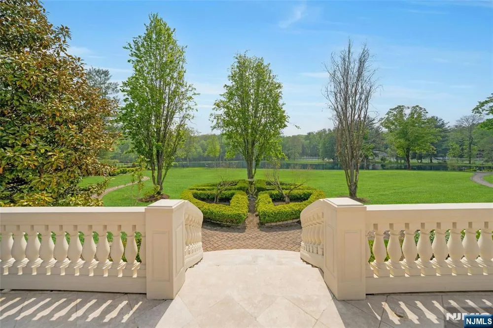 116 E Saddle River Road Saddle River, NJ 07458
