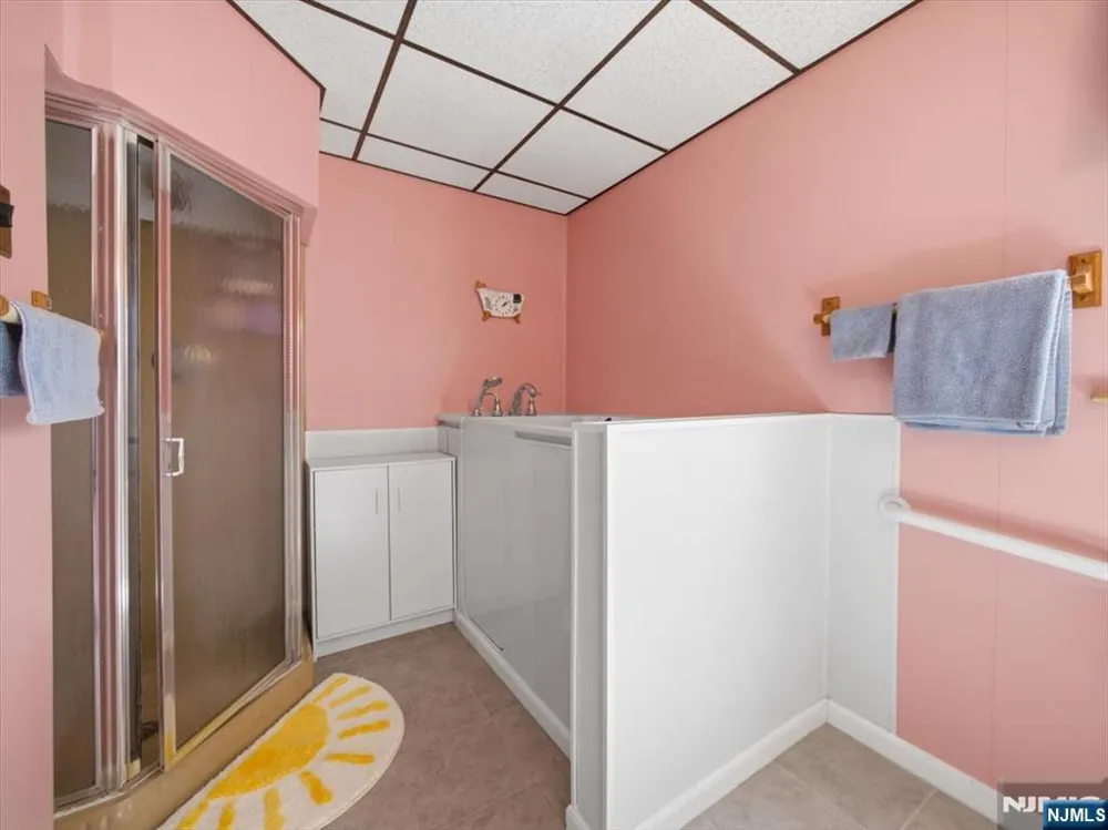 98 Moonachie Road Moonachie, NJ 07074