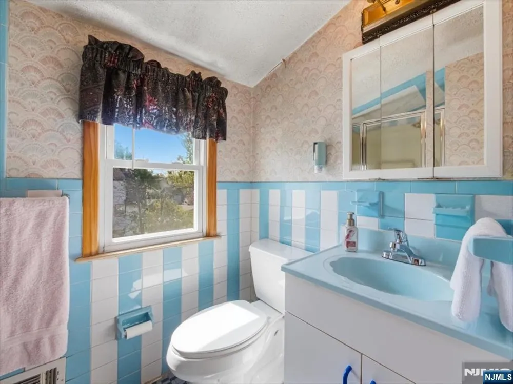 98 Moonachie Road Moonachie, NJ 07074