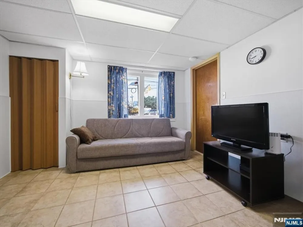 98 Moonachie Road Moonachie, NJ 07074