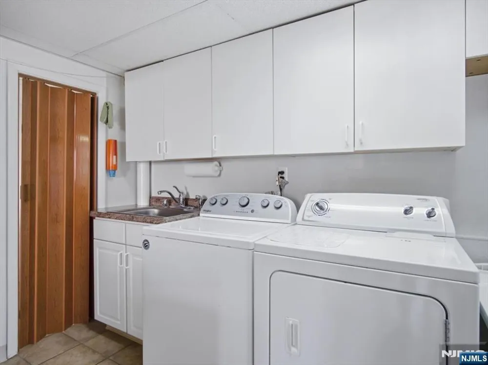 98 Moonachie Road Moonachie, NJ 07074