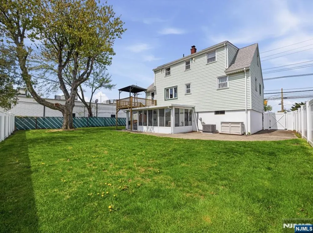 98 Moonachie Road Moonachie, NJ 07074