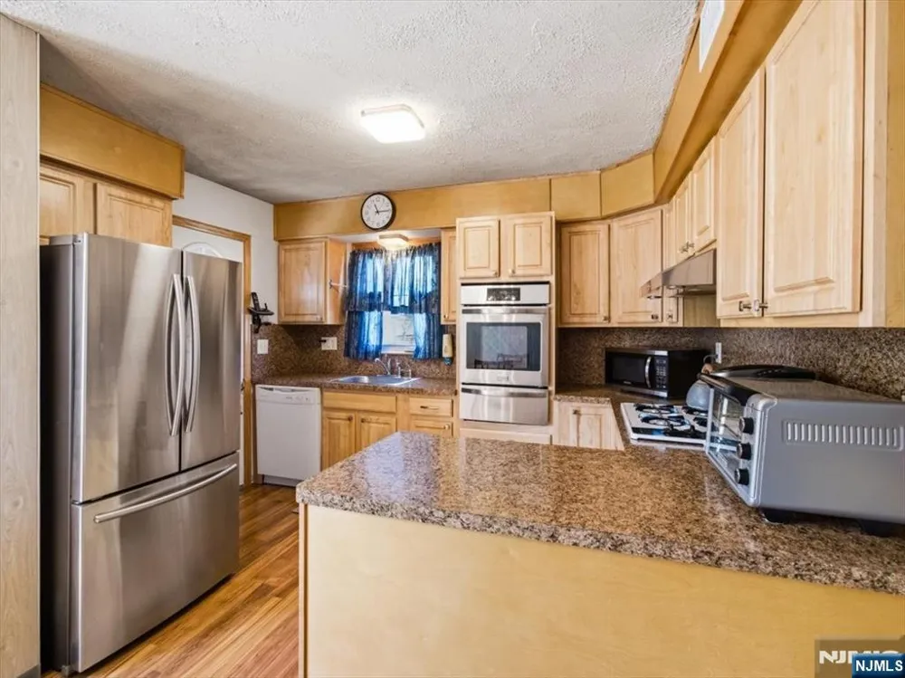 98 Moonachie Road Moonachie, NJ 07074