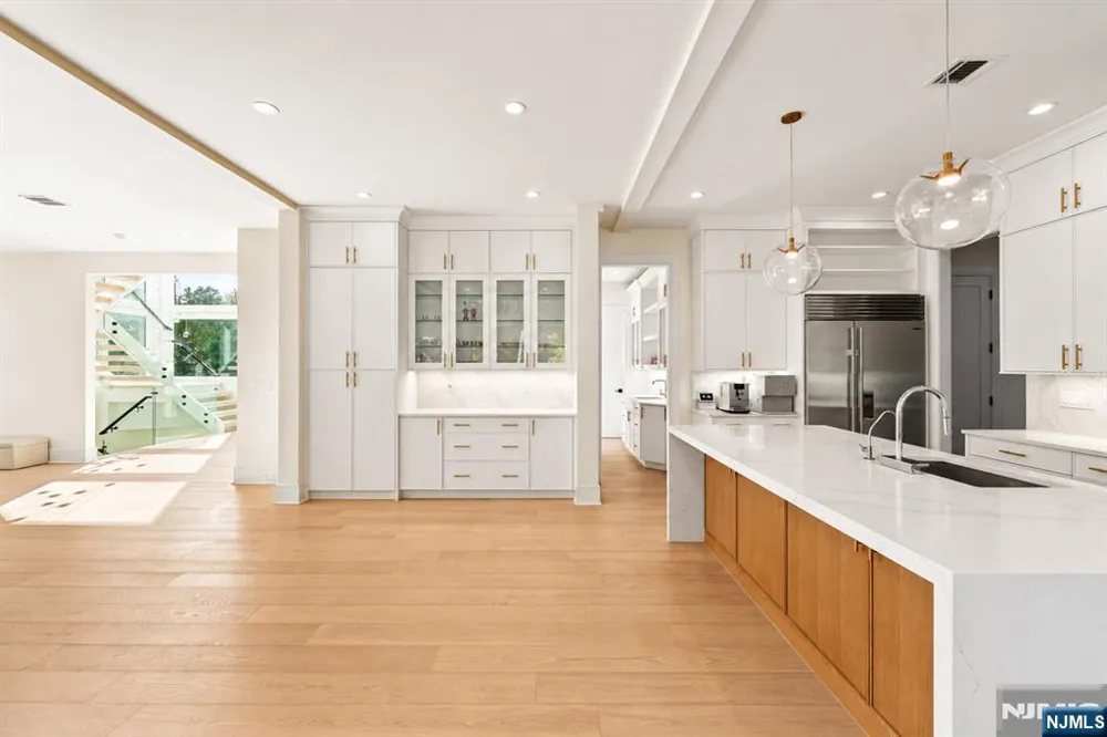 3 Mountain View Court Demarest, NJ 07627