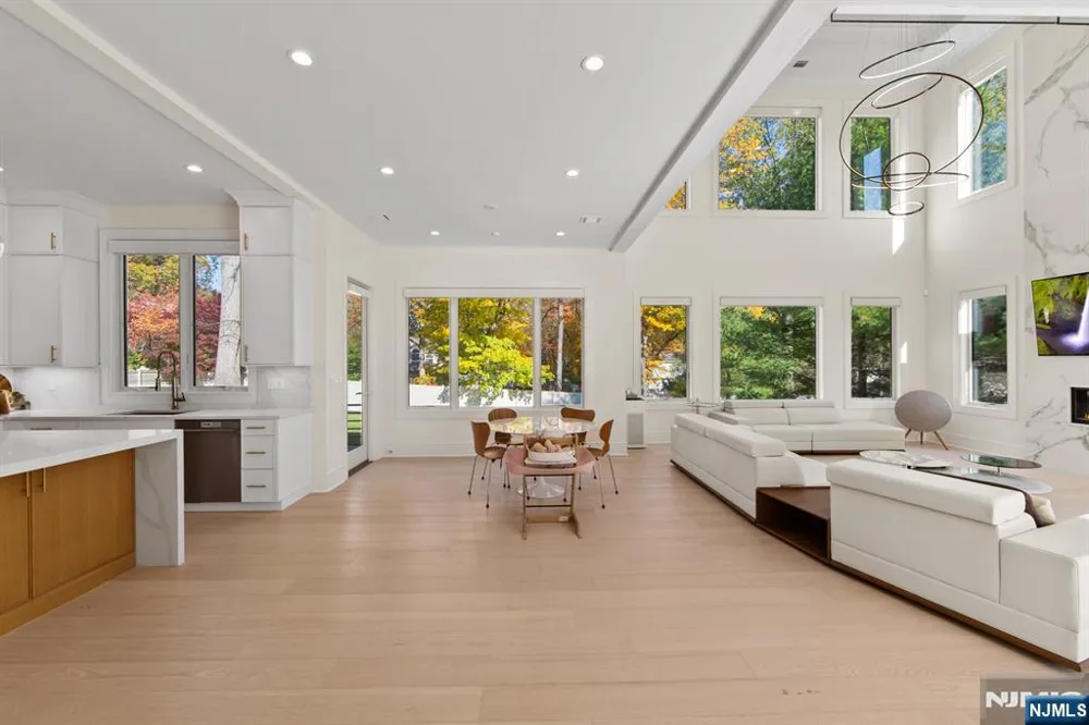 3 Mountain View Court Demarest, NJ 07627
