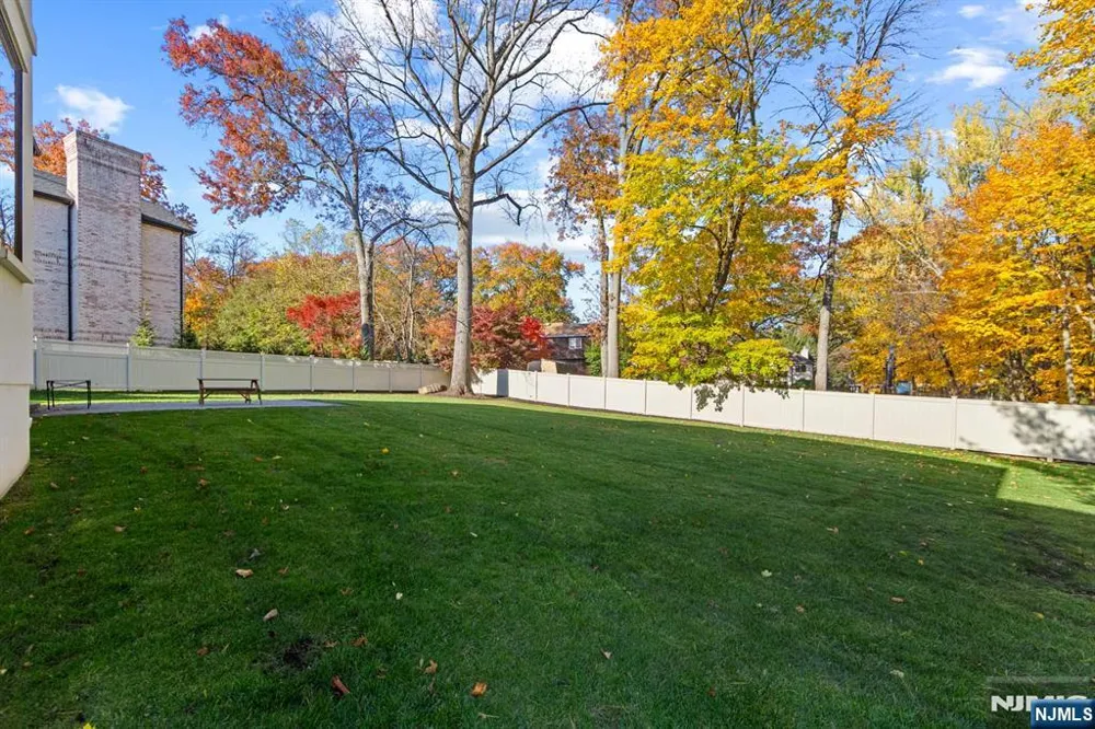 3 Mountain View Court Demarest, NJ 07627