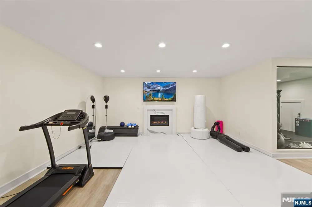 3 Mountain View Court Demarest, NJ 07627