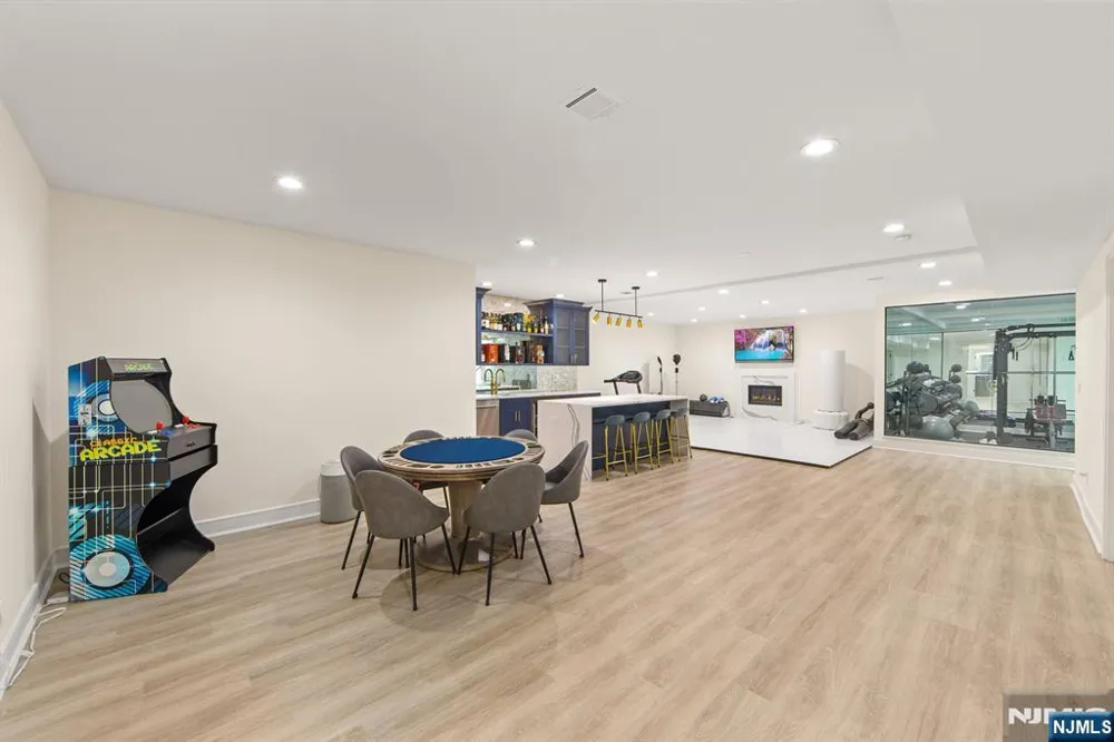 3 Mountain View Court Demarest, NJ 07627