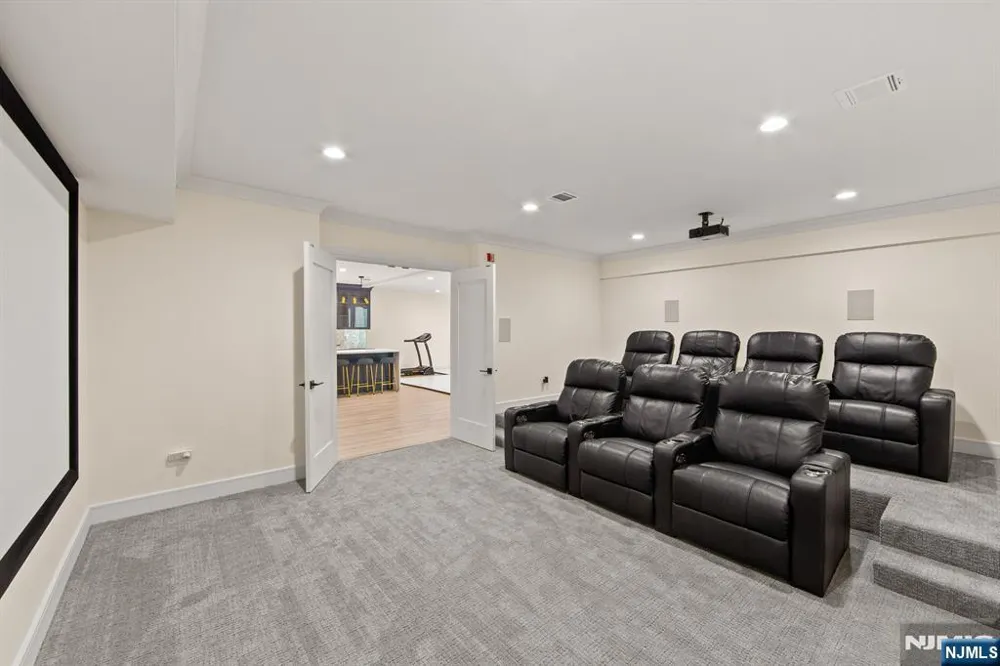 3 Mountain View Court Demarest, NJ 07627