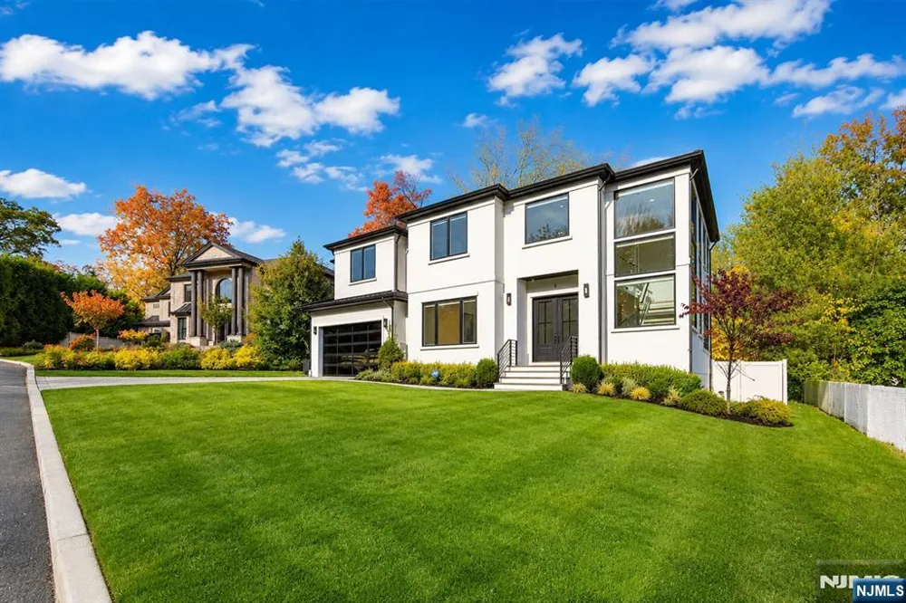 3 Mountain View Court Demarest, NJ 07627