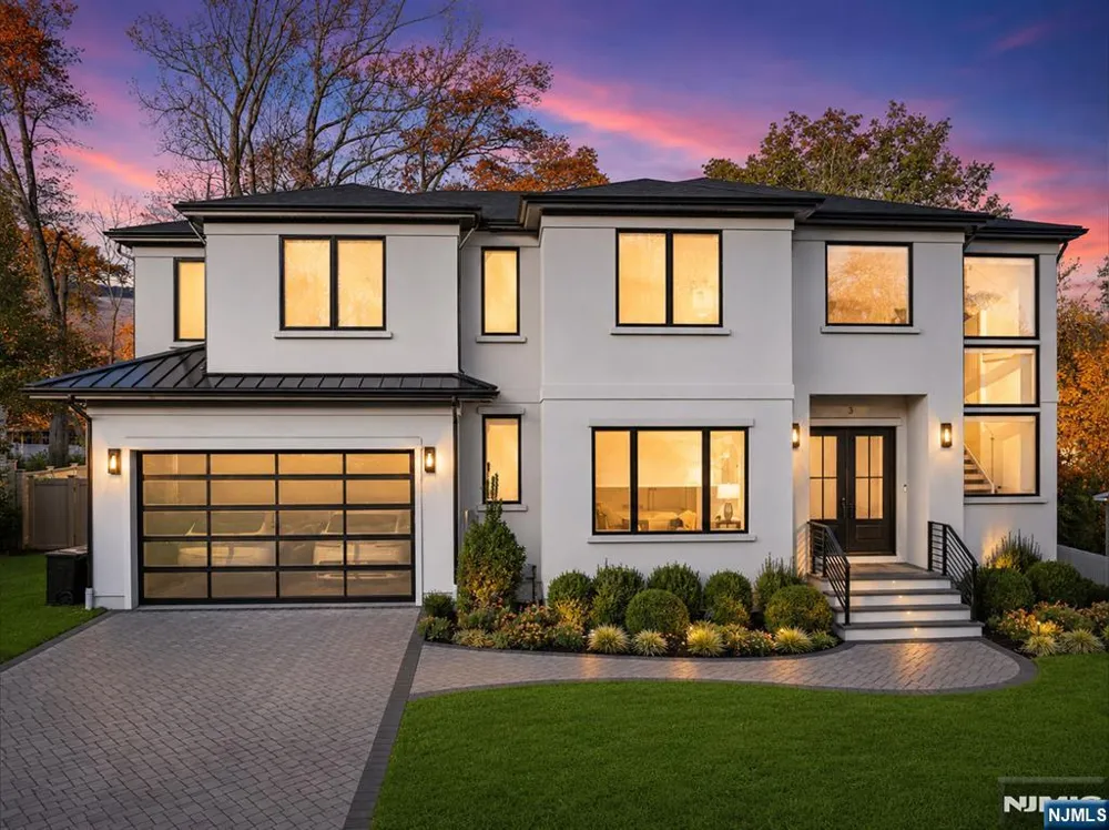 3 Mountain View Court Demarest, NJ 07627