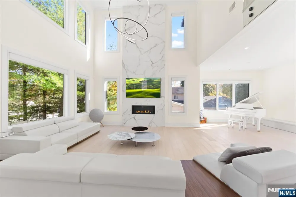 3 Mountain View Court Demarest, NJ 07627