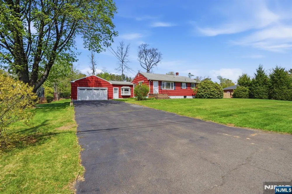 49 Heather Hills Drive Jefferson Township, NJ 07438