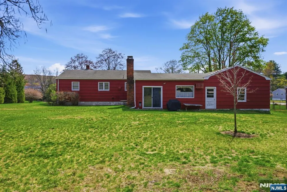 49 Heather Hills Drive Jefferson Township, NJ 07438