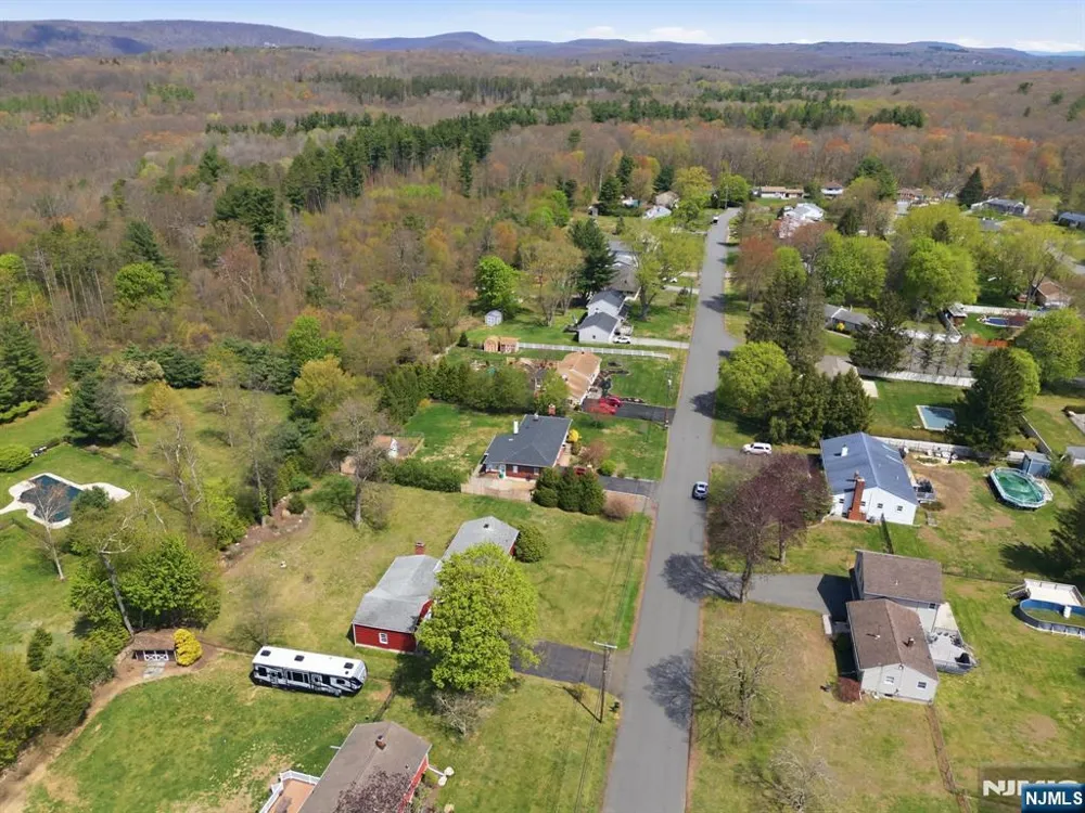 49 Heather Hills Drive Jefferson Township, NJ 07438