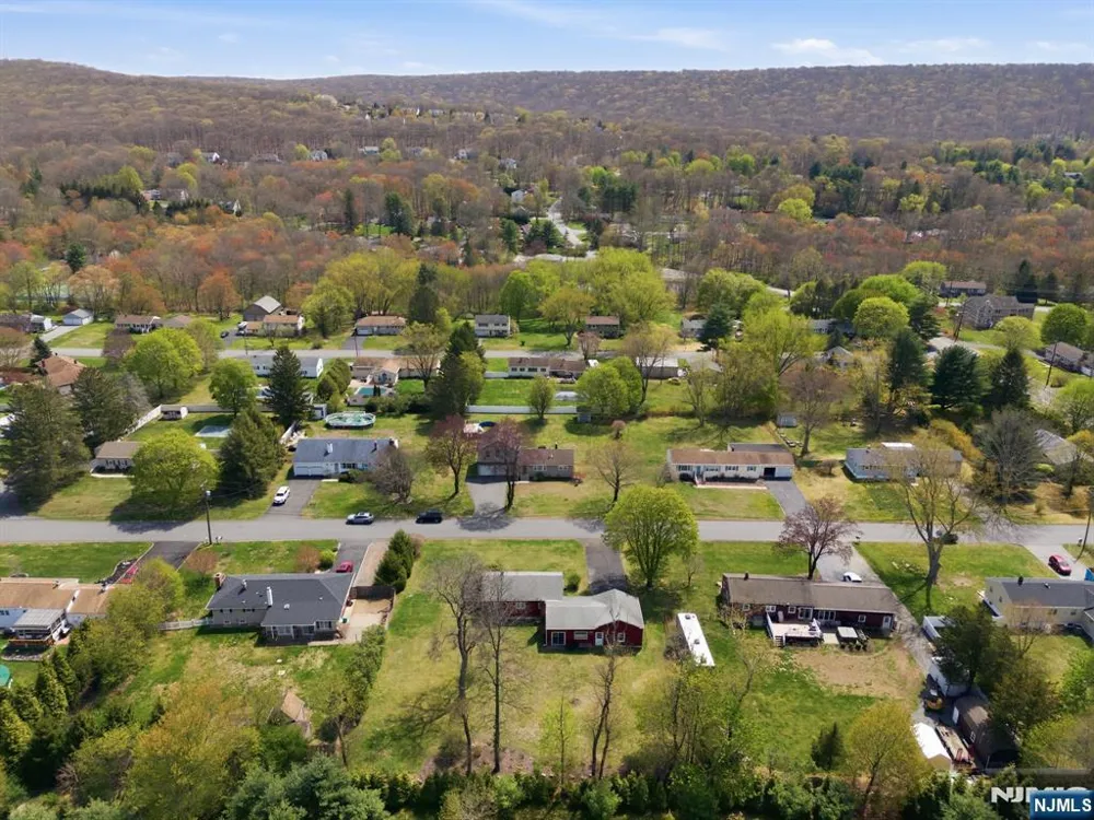 49 Heather Hills Drive Jefferson Township, NJ 07438