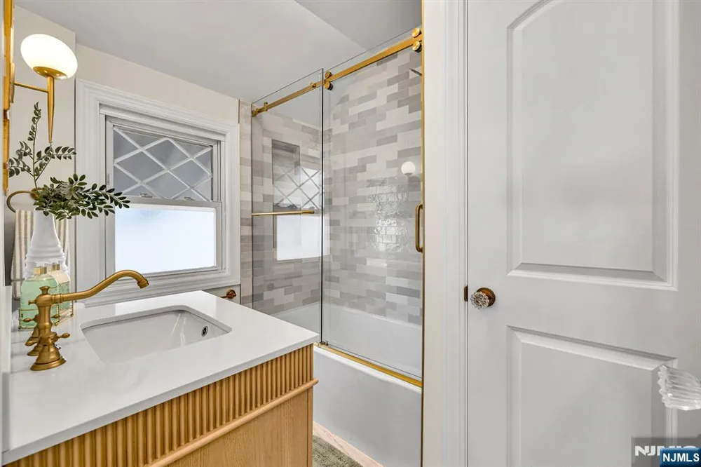 132 Argyle Place Kearny, NJ 07032