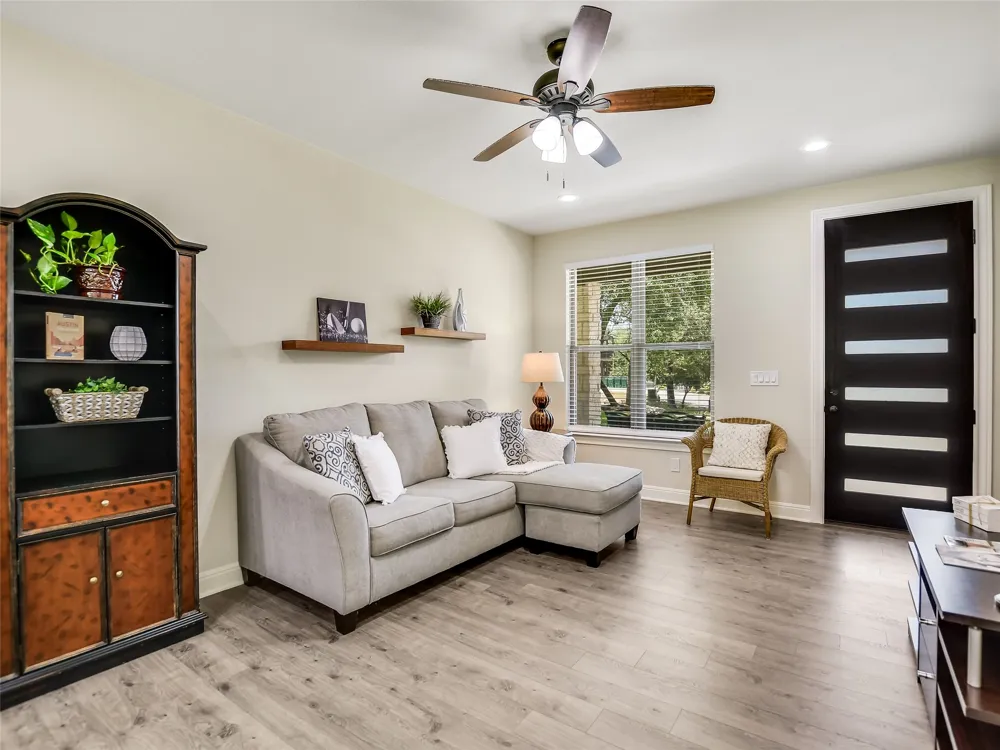 18803 Hogan Circle #16 Point Venture, TX 78645