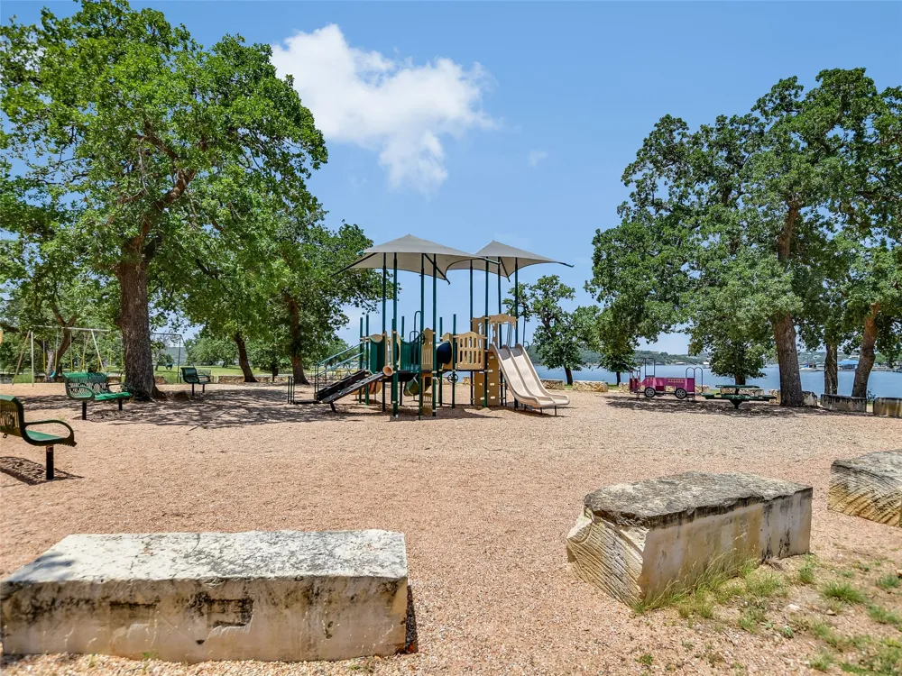 18803 Hogan Circle #16 Point Venture, TX 78645