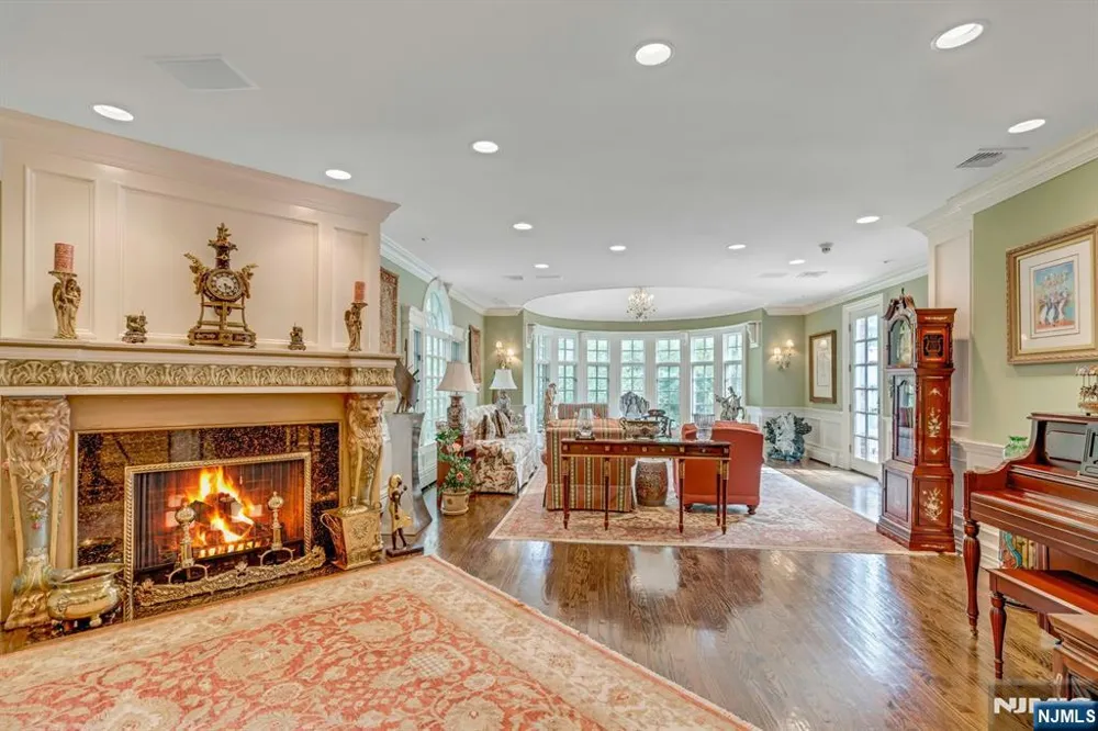 1055 High Mountain Road Franklin Lakes, NJ 07417